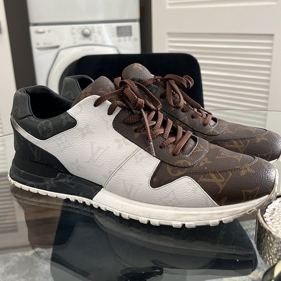 Louis Vuitton runners barely wore them.. 10 1/2 but runs big LV - Picture 3 of 6